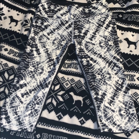 Victoria's Secret Pants - VSX CROPPED YOGA 🧘‍♀️ PANTS